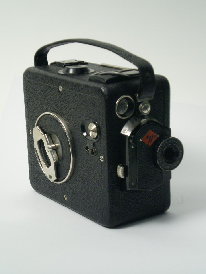 Schmalfilmkamera "Agfa Movex 16-12 B" (Industrie- und Filmmuseum Wolfen CC BY-NC-SA)